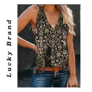 🆕Lucky Brand Black & White Embroidery Top S🆕